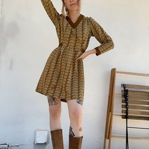 Vicky Vaughn Turtle Print V-neck Dress